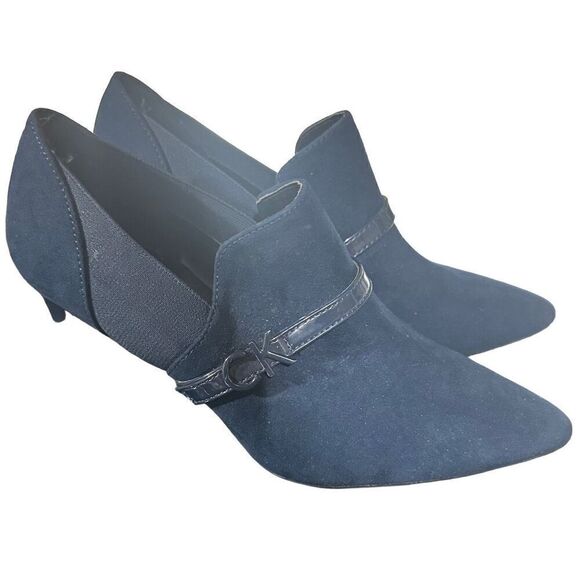 Women's New Calvin Klein Jaclyn Suede Navy Blue Heal Booties With Logo Size 7 - Picture 4 of 7